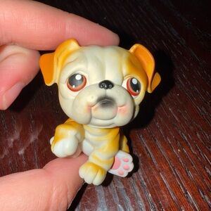 LPS #46 Paw Up Bulldog